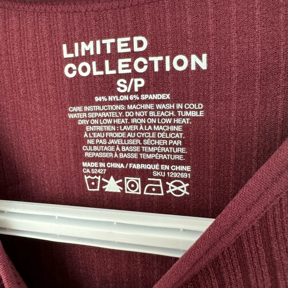 🏷️ NWT Cropped Long Sleeve Top - Picture 4 of 4